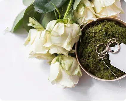 Pareja de novios en la playa